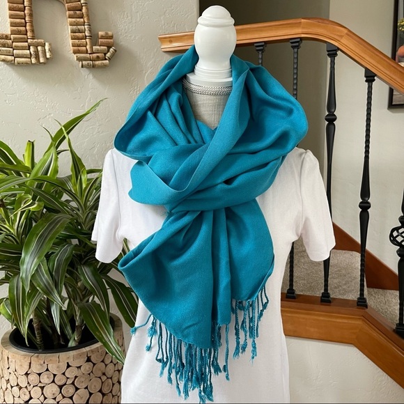 2 Pieces Bundle Pashmina Scarf in Green and Blue - Picture 9 of 12